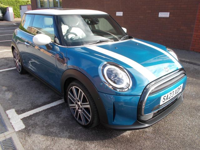 MINI Hatch 3-Door Hatch Cooper Exclusive (Premium Plus) 3/Dr Automatic 