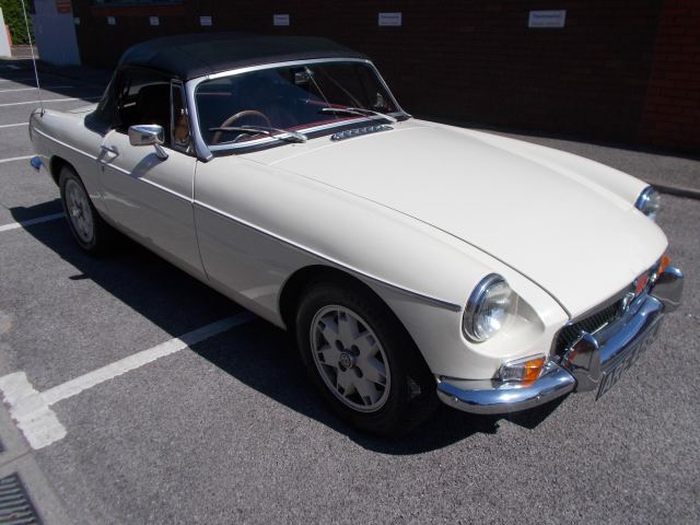 MG MGB GT 1.8 Roadster 2-Dr 