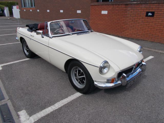 MG MGB GT 1.8 Roadster 2-Dr 